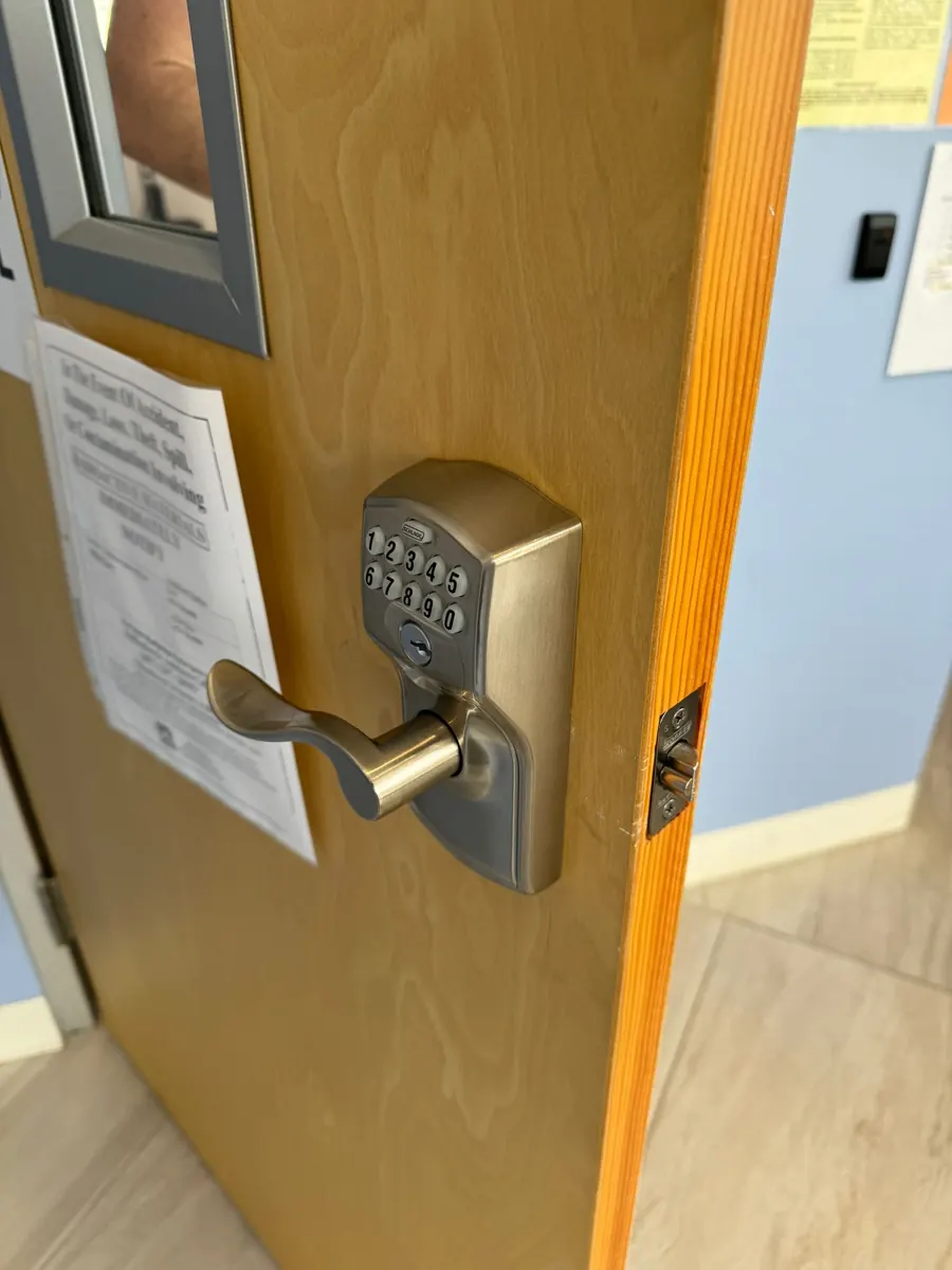 Keypad lever lock on an office door